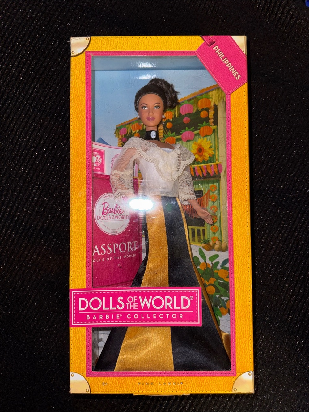 Dolls of the World Barbie Philippines - never opened